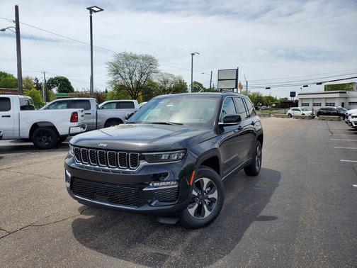 2025 Jeep Grand Cherokee 4xe Base
