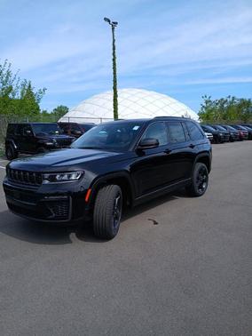 Diamond Black 2026 Jeep Grand Cherokee Limited