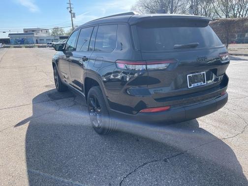 2025 Jeep Grand Cherokee L Laredo