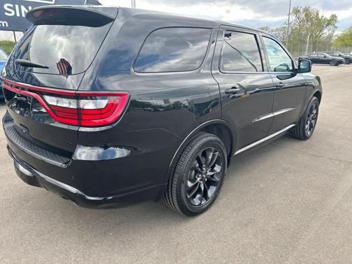 DB Black Crystal Clearcoat 2021 Dodge Durango GT