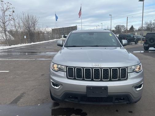 2020 Jeep Grand Cherokee Laredo