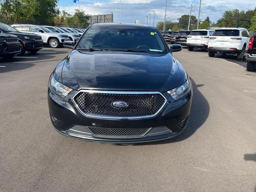 2016 Ford Taurus SHO