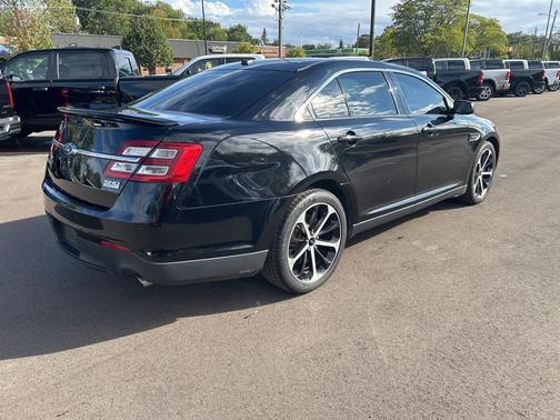2016 Ford Taurus SHO