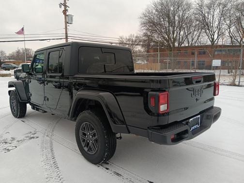 2026 Jeep Gladiator Sport