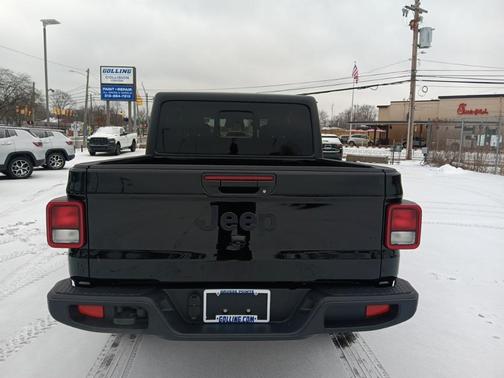 2026 Jeep Gladiator Sport