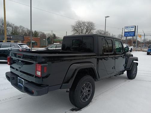 2026 Jeep Gladiator Sport