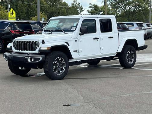 Bright White Clearcoat 2026 Jeep Gladiator Sport