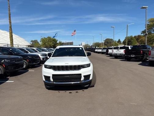 2025 Jeep Grand Cherokee L Laredo
