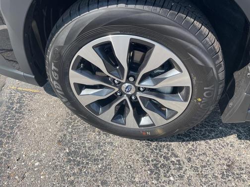 2025 Subaru Outback Touring