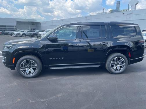2025 Jeep Wagoneer Base
