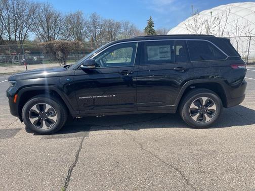 2025 Jeep Grand Cherokee 4xe Base