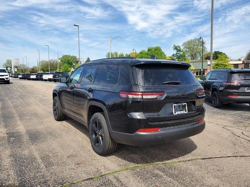 2025 Jeep Grand Cherokee L Laredo