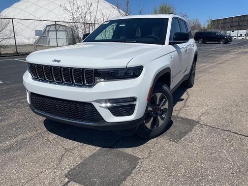 2025 Jeep Grand Cherokee 4xe Base