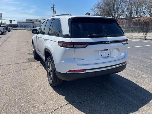 2025 Jeep Grand Cherokee 4xe Base