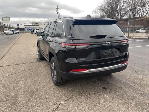 2025 Jeep Grand Cherokee 4xe Base