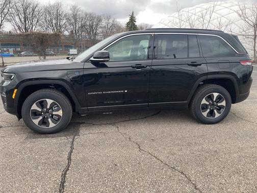 2025 Jeep Grand Cherokee 4xe Base