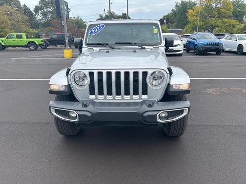 2023 Jeep Gladiator Overland