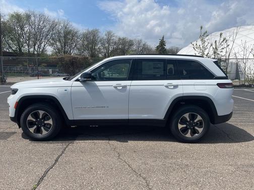 2025 Jeep Grand Cherokee 4xe Base