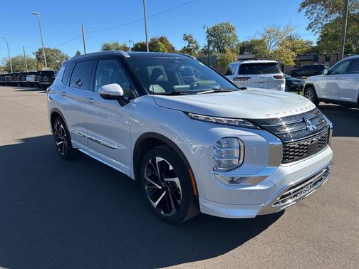 2023 Mitsubishi Outlander SEL