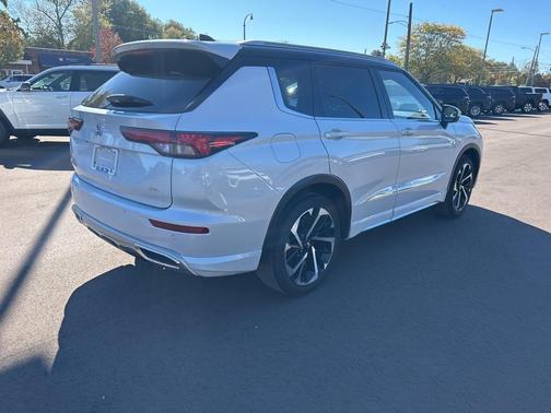 2023 Mitsubishi Outlander SEL