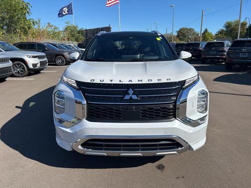 2023 Mitsubishi Outlander SEL