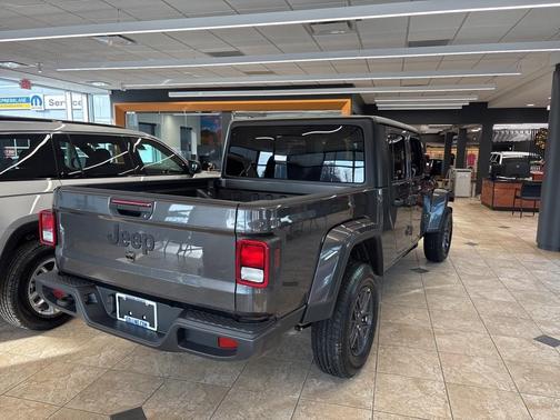 2026 Jeep Gladiator Sport