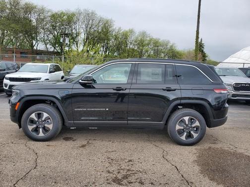 2025 Jeep Grand Cherokee 4xe Base