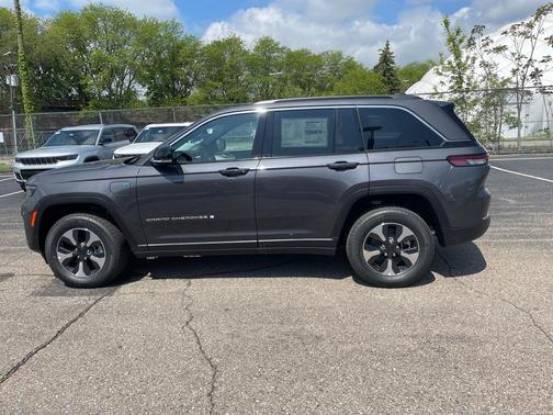 2025 Jeep Grand Cherokee 4xe Base