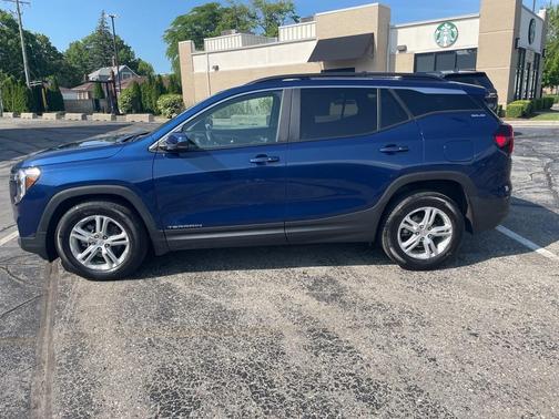 2022 GMC Terrain SLE
