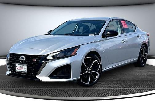 Brilliant Silver Metallic 2024 Nissan Altima 2.5 SR