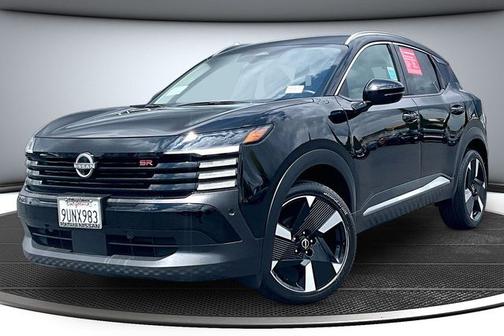 Super Black 2025 Nissan Kicks SR