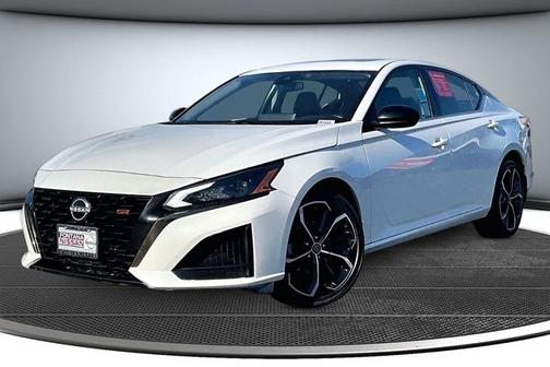 White 2023 Nissan Altima 2.5 SR