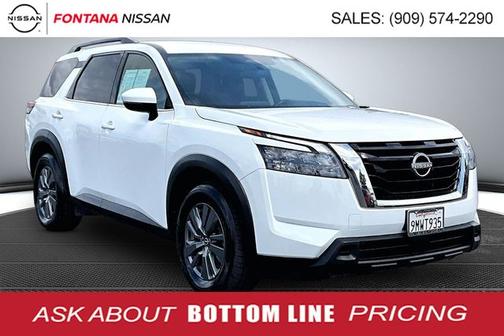 Glacier White 2024 Nissan Pathfinder SV