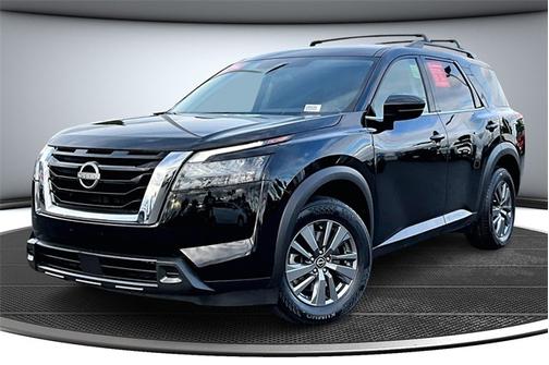2023 Nissan Pathfinder SV