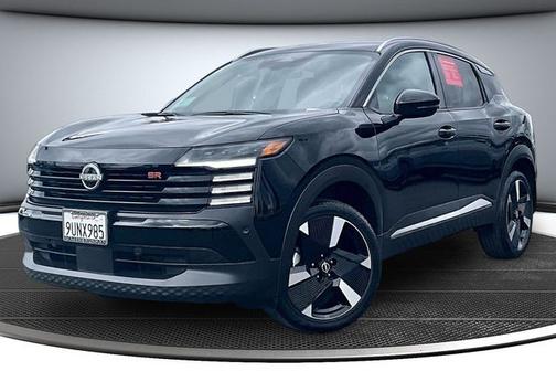 Super Black 2025 Nissan Kicks SR