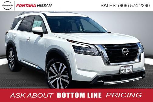 White 2023 Nissan Pathfinder Platinum