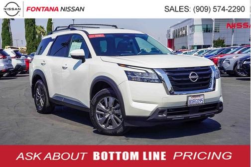 2022 Nissan Pathfinder SV