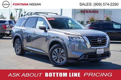 2022 Nissan Pathfinder SV