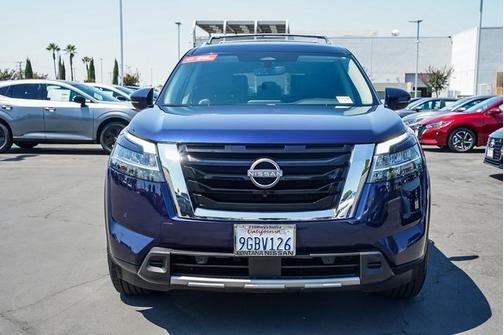 2023 Nissan Pathfinder SL