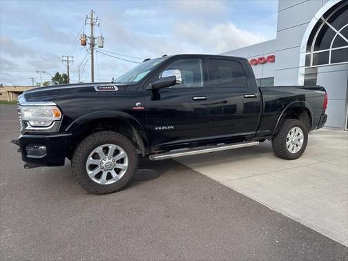 2022 RAM 2500 Laramie Crew Cab 4x4 64' Box