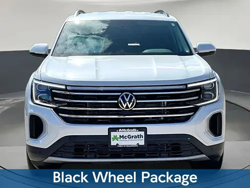 White/off-white 2026 Volkswagen Atlas 2.0T SE w/Technology