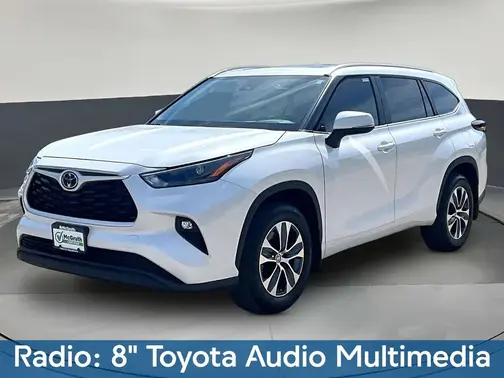 Beige 2024 Toyota Highlander XLE