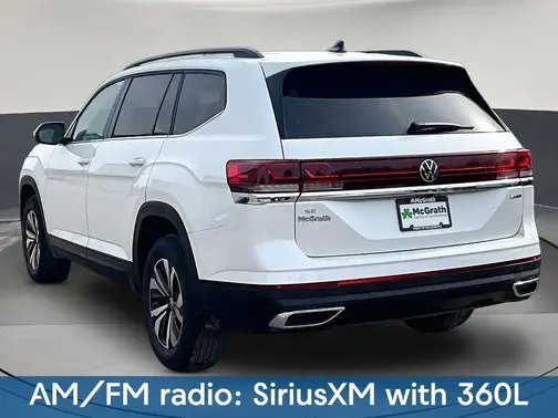 White/off-white 2026 Volkswagen Atlas 2.0T SE