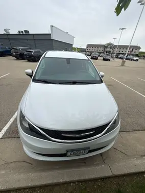 White 2017 Chrysler Pacifica LX