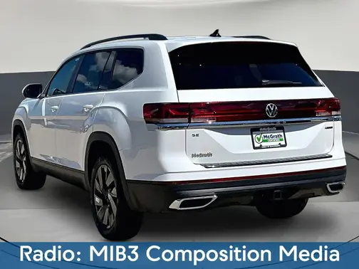 White/off-white 2026 Volkswagen Atlas 2.0T SE w/Technology