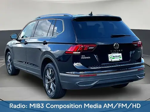Black 2022 Volkswagen Tiguan 2.0T SE