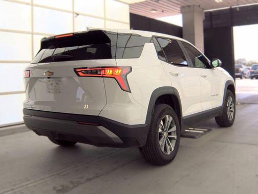 Summit White 2025 Chevrolet Equinox 1LT