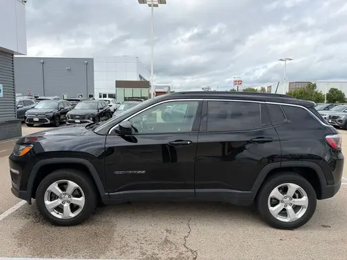 Black 2018 Jeep Compass Latitude
