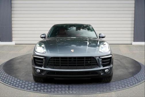 Gray 2018 Porsche Macan Macan