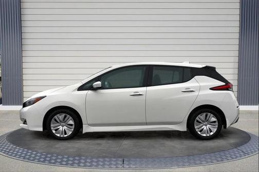 2024 Nissan Leaf S